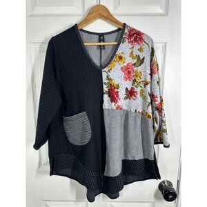 NoBlu Tunic Top Womens L Black Mixed Media Floral Patchwork Sharkbite Hem 7255